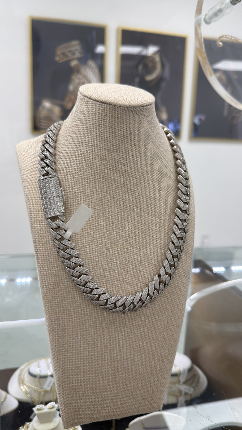 15mm Cuban Chain Pavé Setting — Cubic Zirconia, Zinc