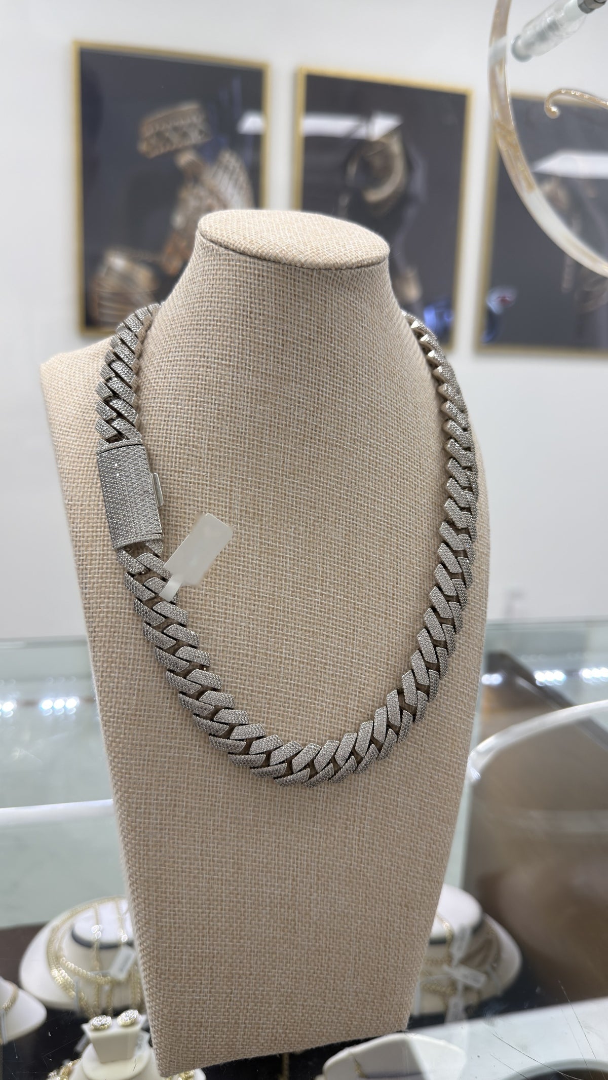 15mm Cuban Chain Pavé Setting — Cubic Zirconia, Zinc