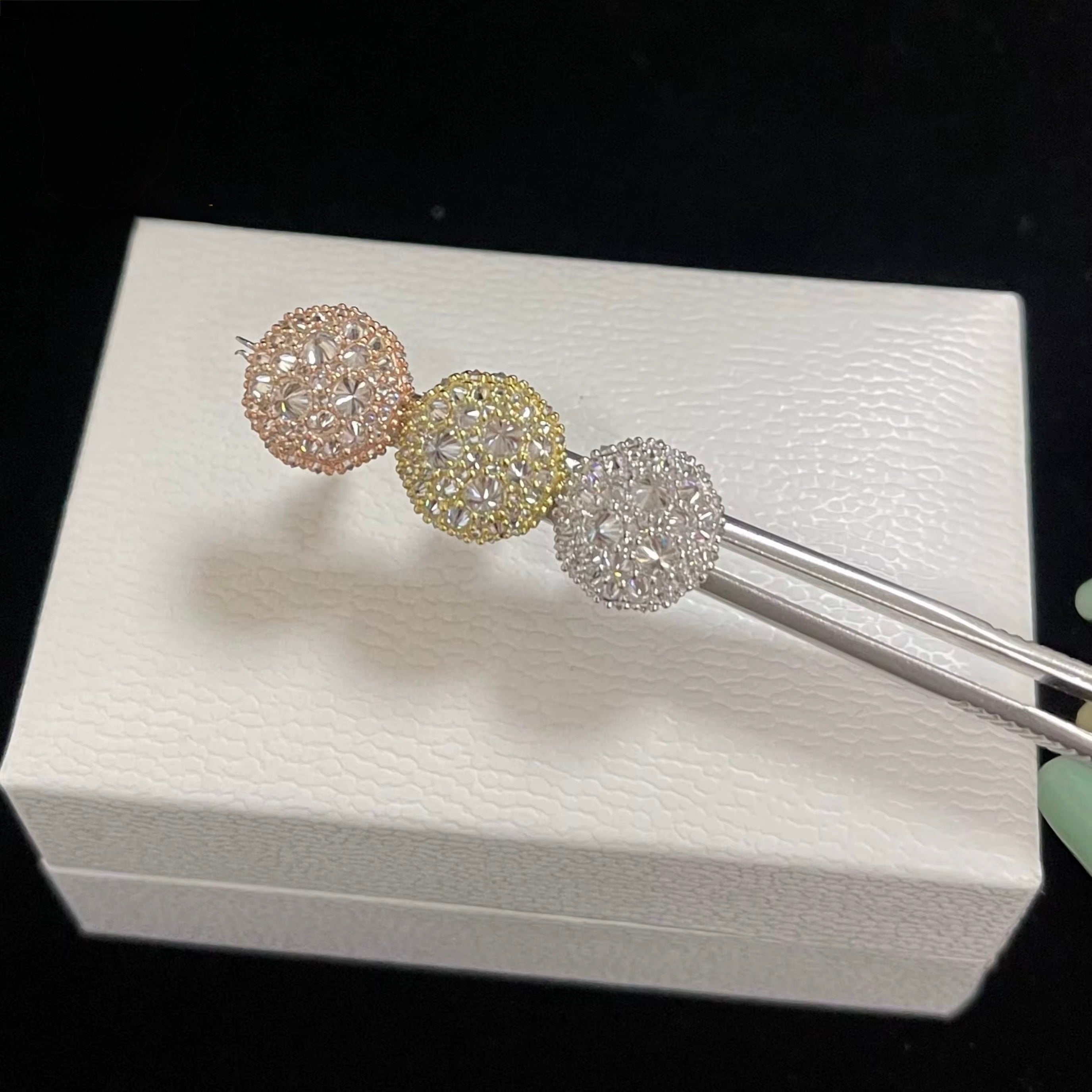 Upside down setting Earrings Moissanite S925 + Rhodium
