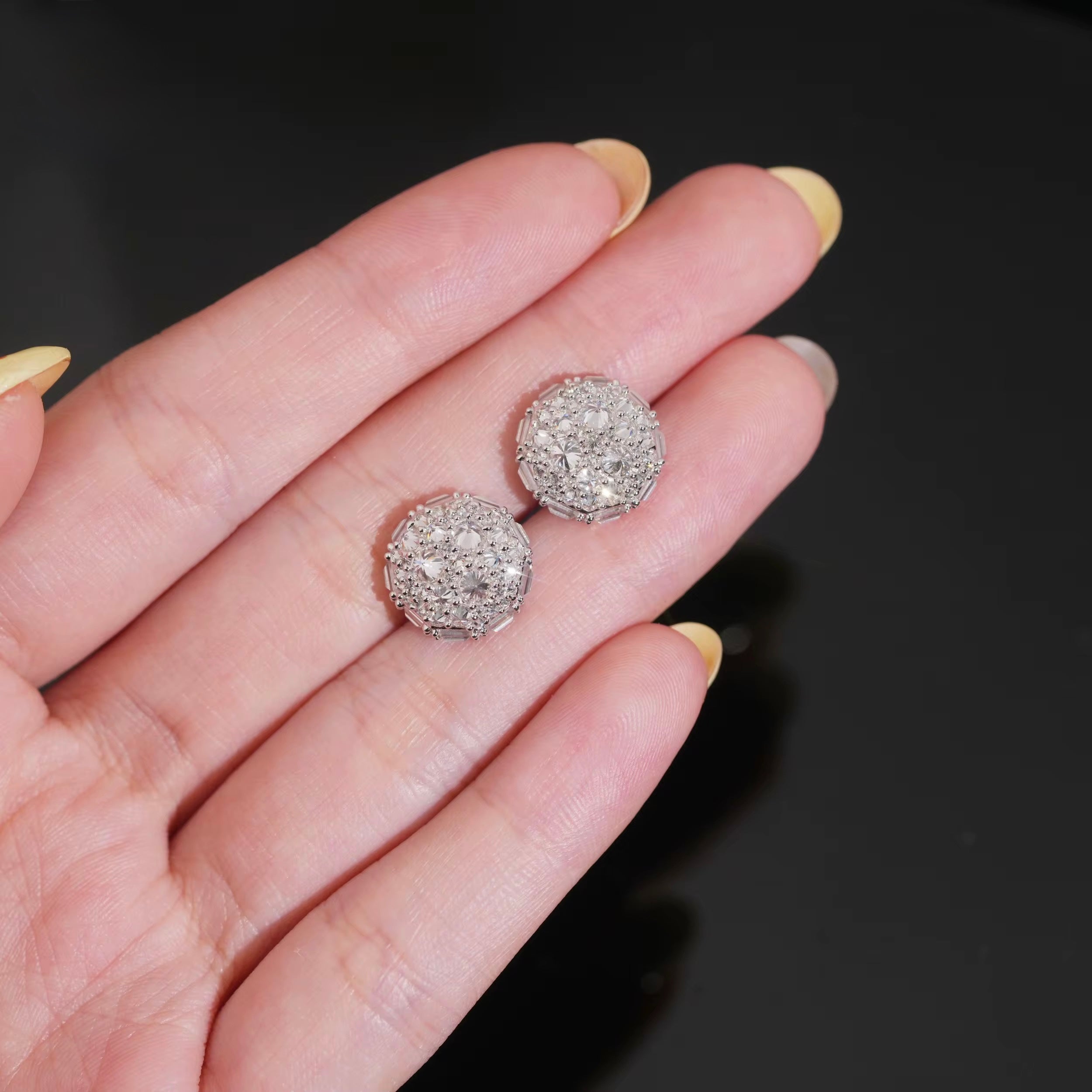 Upside down 2 setting Earrings Screw back Moissanite S925 + Rhodium