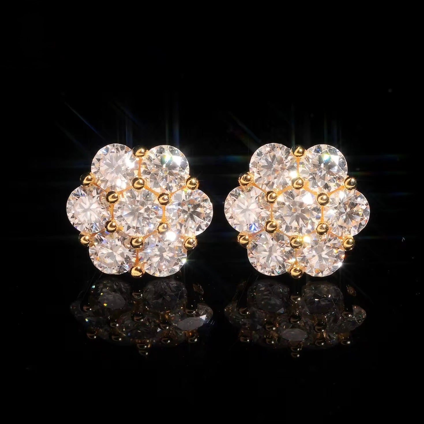Flower Earring Screw Back Moissanite Silver S925 + Rhodium