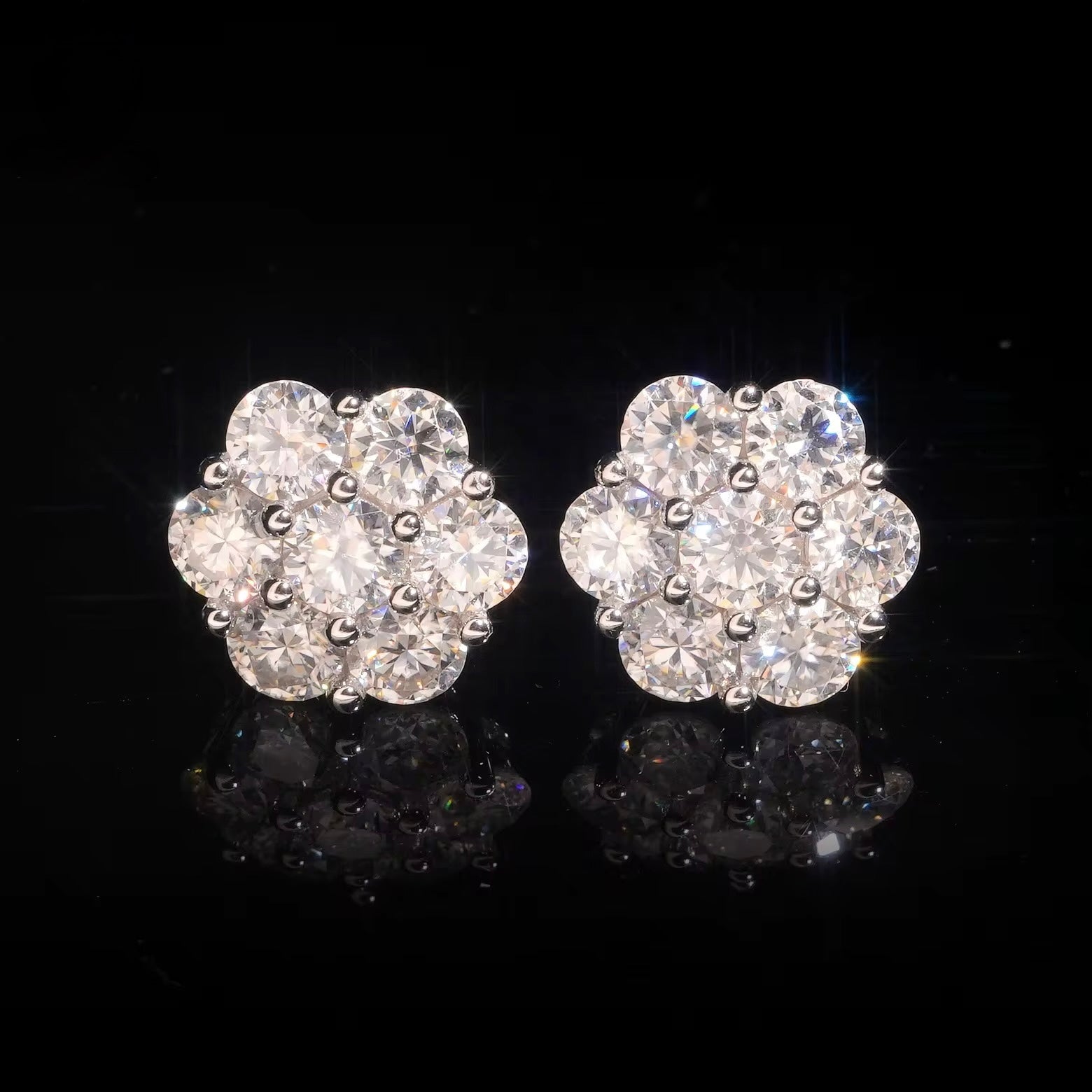Flower Earring Screw Back Moissanite Silver S925 + Rhodium