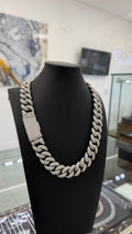 20mm Cuban Chain Pavé — Moissanite