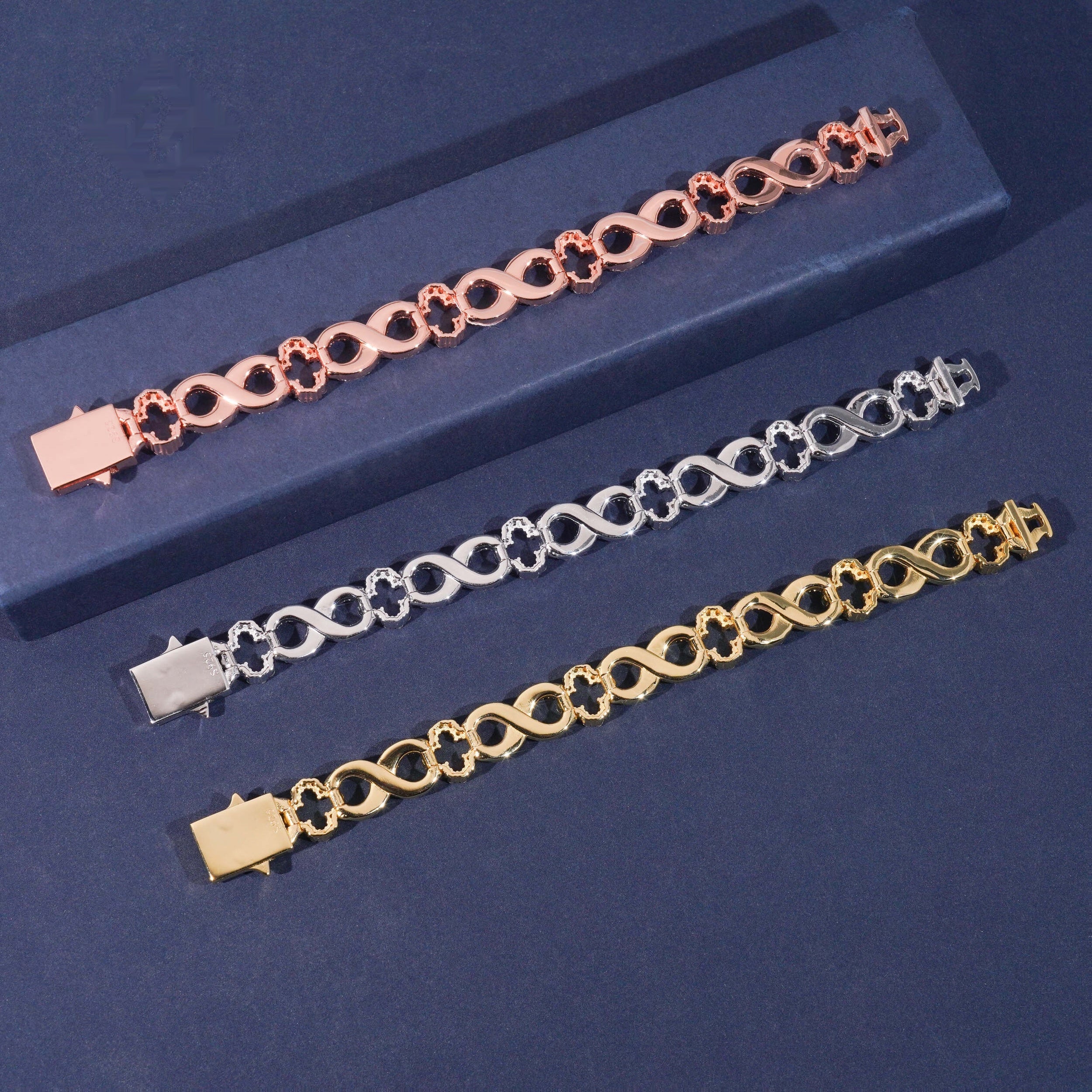 Clover Infinity Link Bracelet — Moissanite, 925 Silver