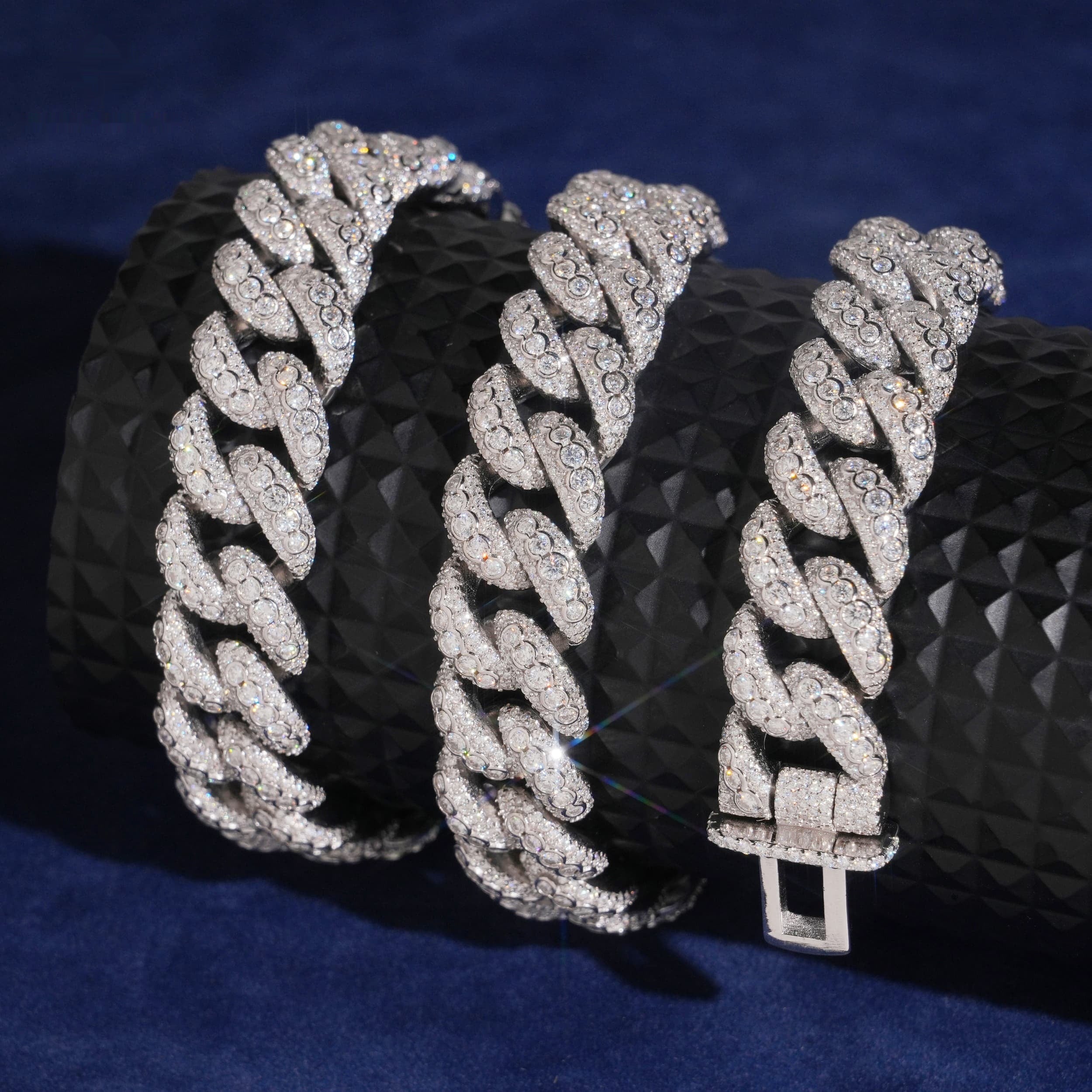 15mm Cuban Chain Pavé Silver Frame Setting New Lock — Moissanite, 925 Silver