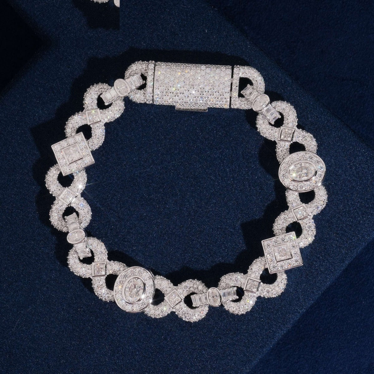 Infinity Halo Link Bracelet — Moissanite, 925 Silver