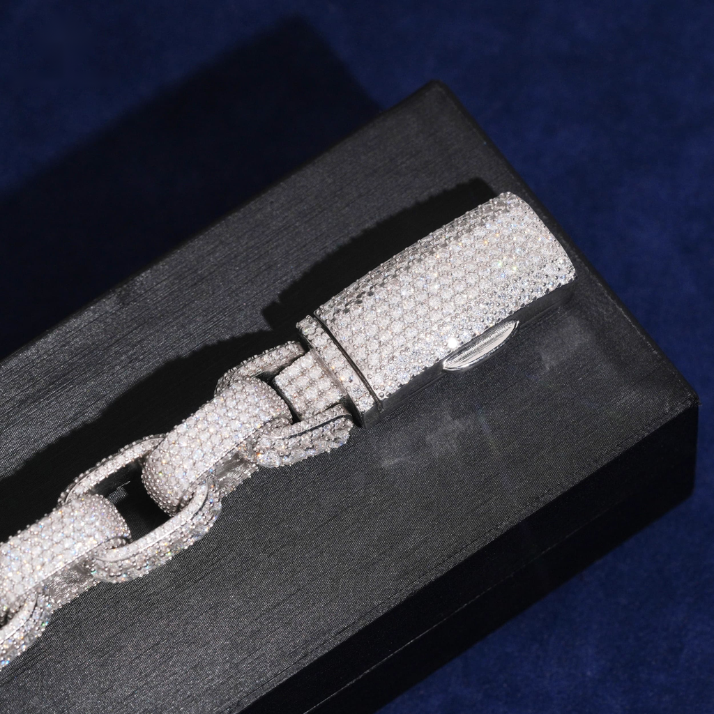 Iced-Out Mariner Link Bracelet – Moissanite & 925 Silver