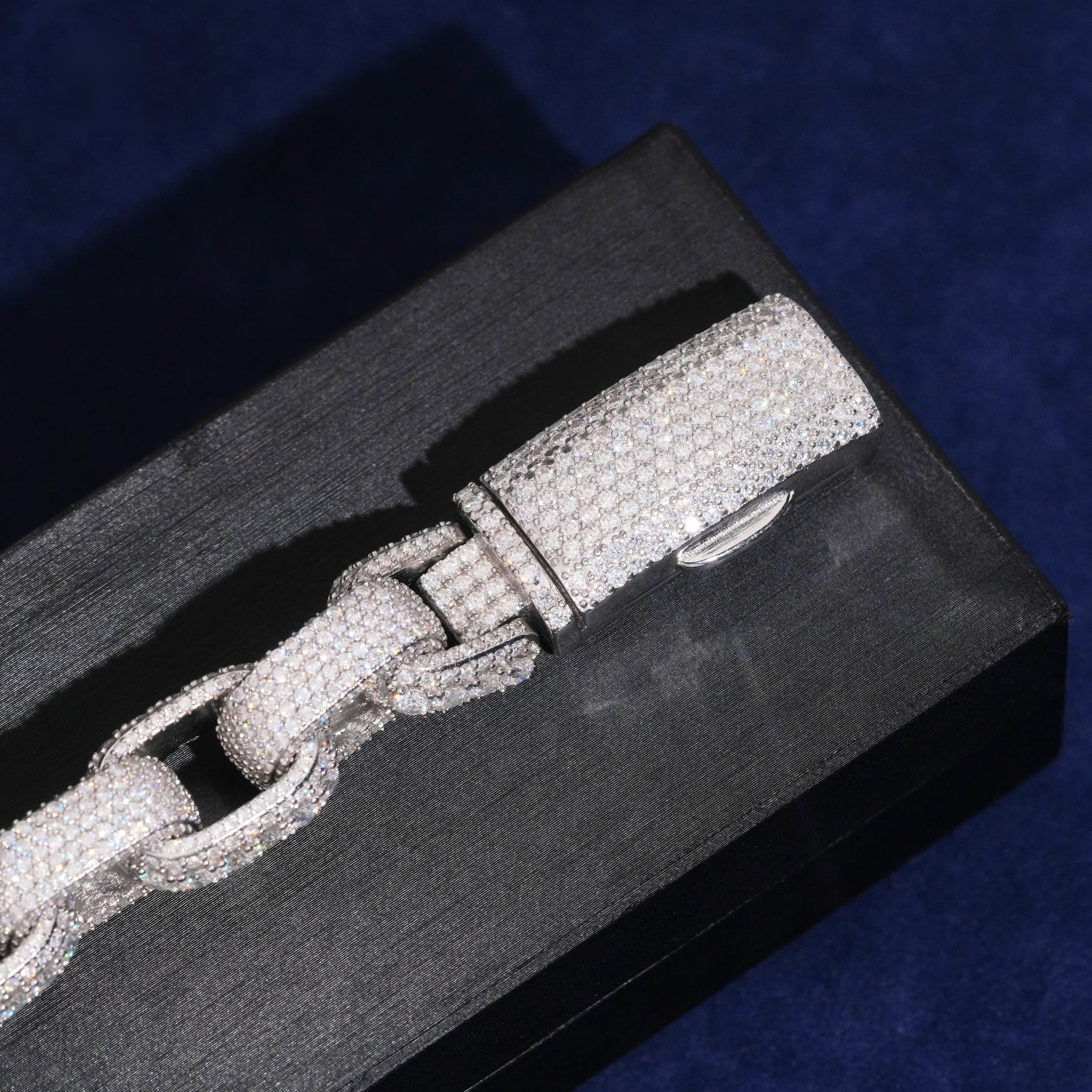 Iced-Out Mariner Link Bracelet – Moissanite & 925 Silver