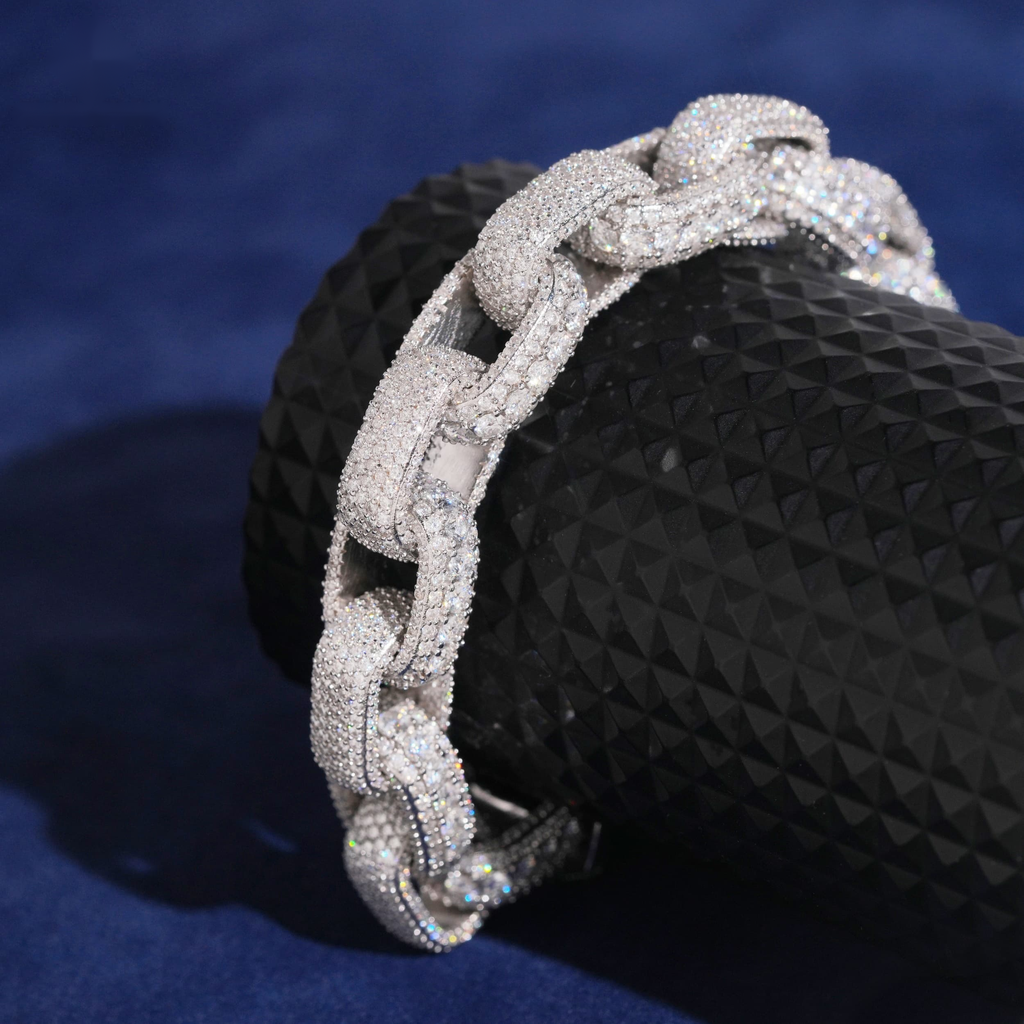 Iced-Out Mariner Link Bracelet – Moissanite & 925 Silver